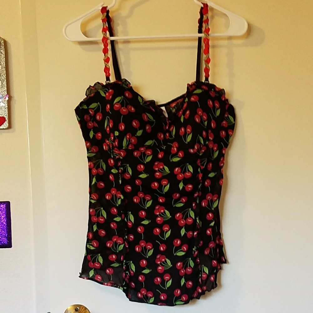 Torrid cherry camisole 44 D/DD